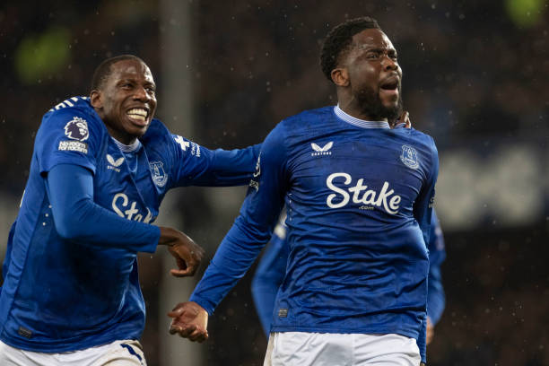 同时也频繁 同时也频繁